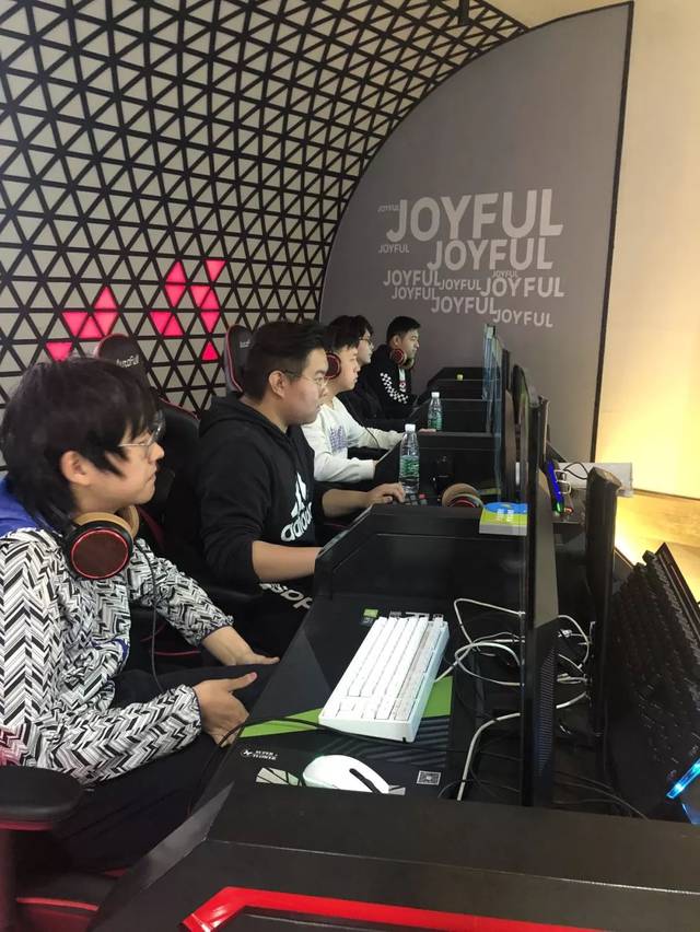 自己像新秀 自己像新秀