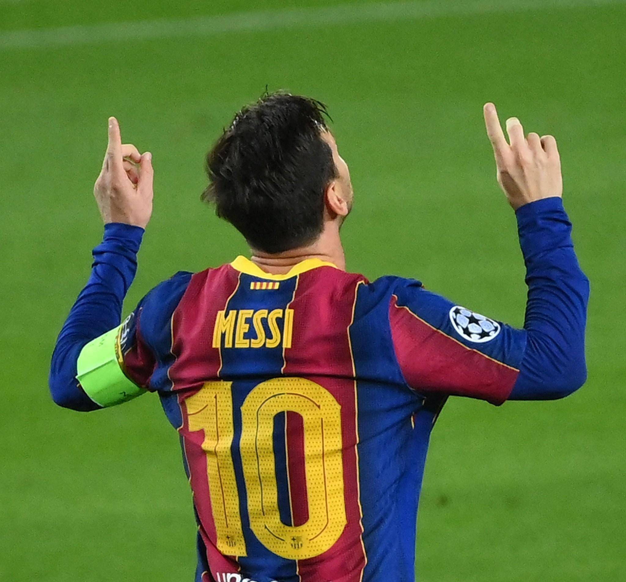 背打出球 背打出球